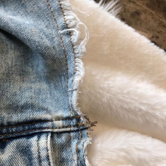 Jean Jacket Faux Fur Hood and Sleeves NEW! - Picture 10 of 15